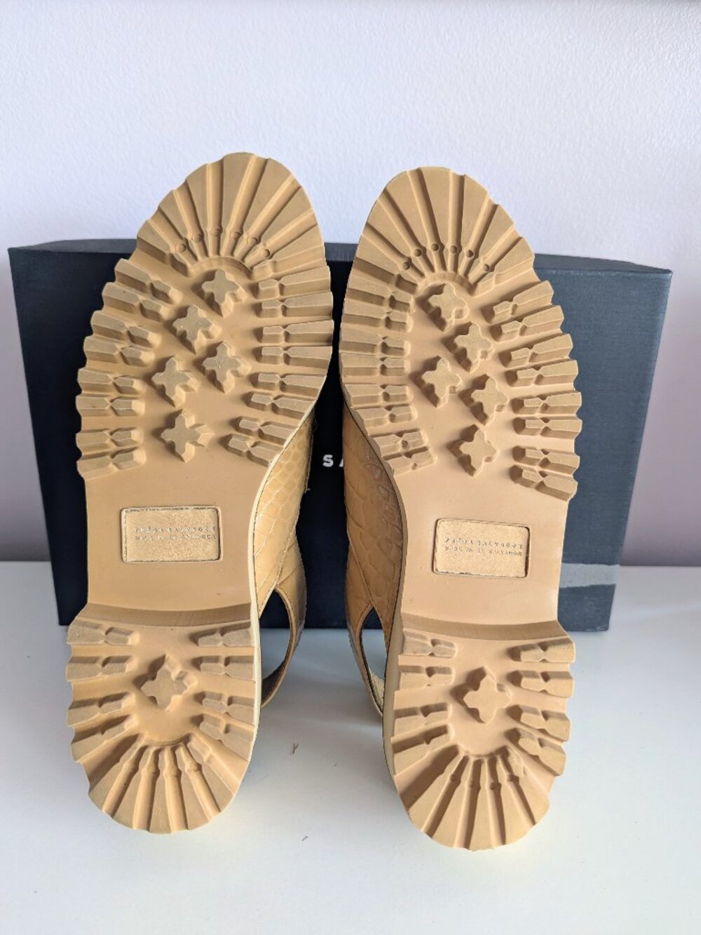 Freda Salvador Juana Slingback Lug Sole Loafers Quince Croc Size 7 New Box $425 - Picture 5 of 13